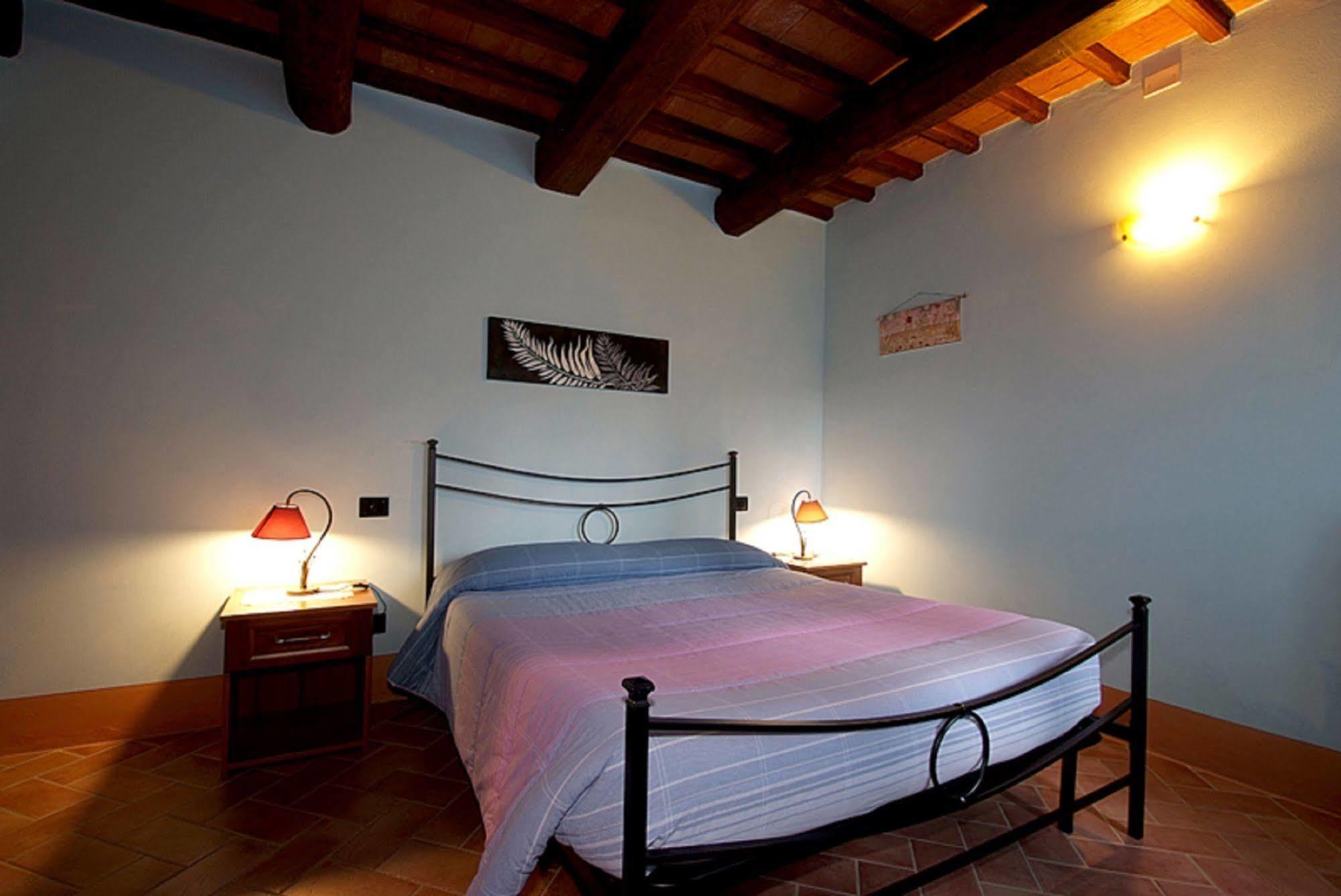 Agriturismo Podere San Giorgio Радикофани Экстерьер фото